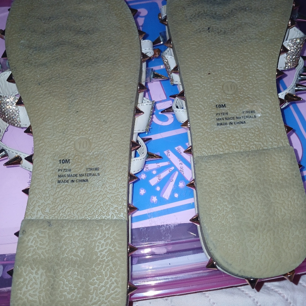 Sandals - Picture 4 of 5